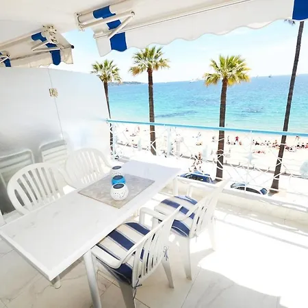 Luxueux De 2 Pieces , Etage Eleve , Terrasse Face A La , A Saisir! Apartman Antibes