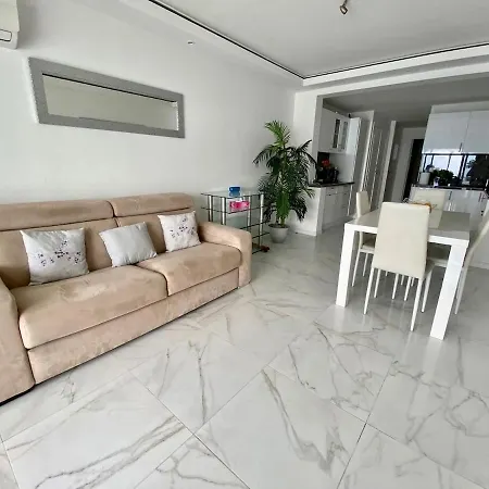 Apartman Luxueux De 2 Pieces , Etage Eleve , Terrasse Face A La , A Saisir! *