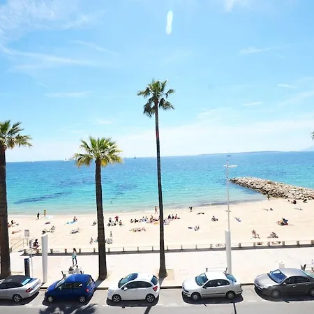Apartman Luxueux De 2 Pieces , Etage Eleve , Terrasse Face A La , A Saisir! Antibes