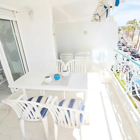 Apartment Luxueux De 2 Pieces , Etage Eleve , Terrasse Face A La , A Saisir! Antibes
