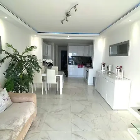 Daire Luxueux De 2 Pieces , Etage Eleve , Terrasse Face A La , A Saisir! *